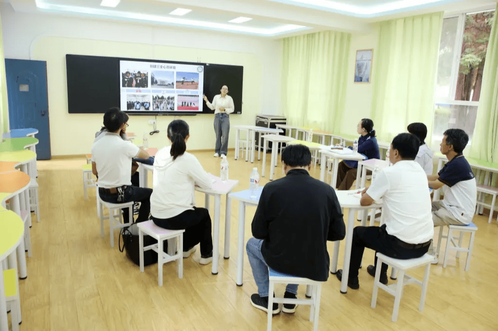 调研期间,调研组先后深入云龙县民族中学,宝丰完小,永平县博南镇新田