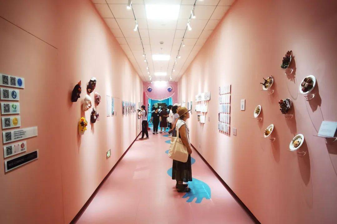 "我的钱全都被我冲进了马桶里",去宛平南路600号看关于"吃饭"的病