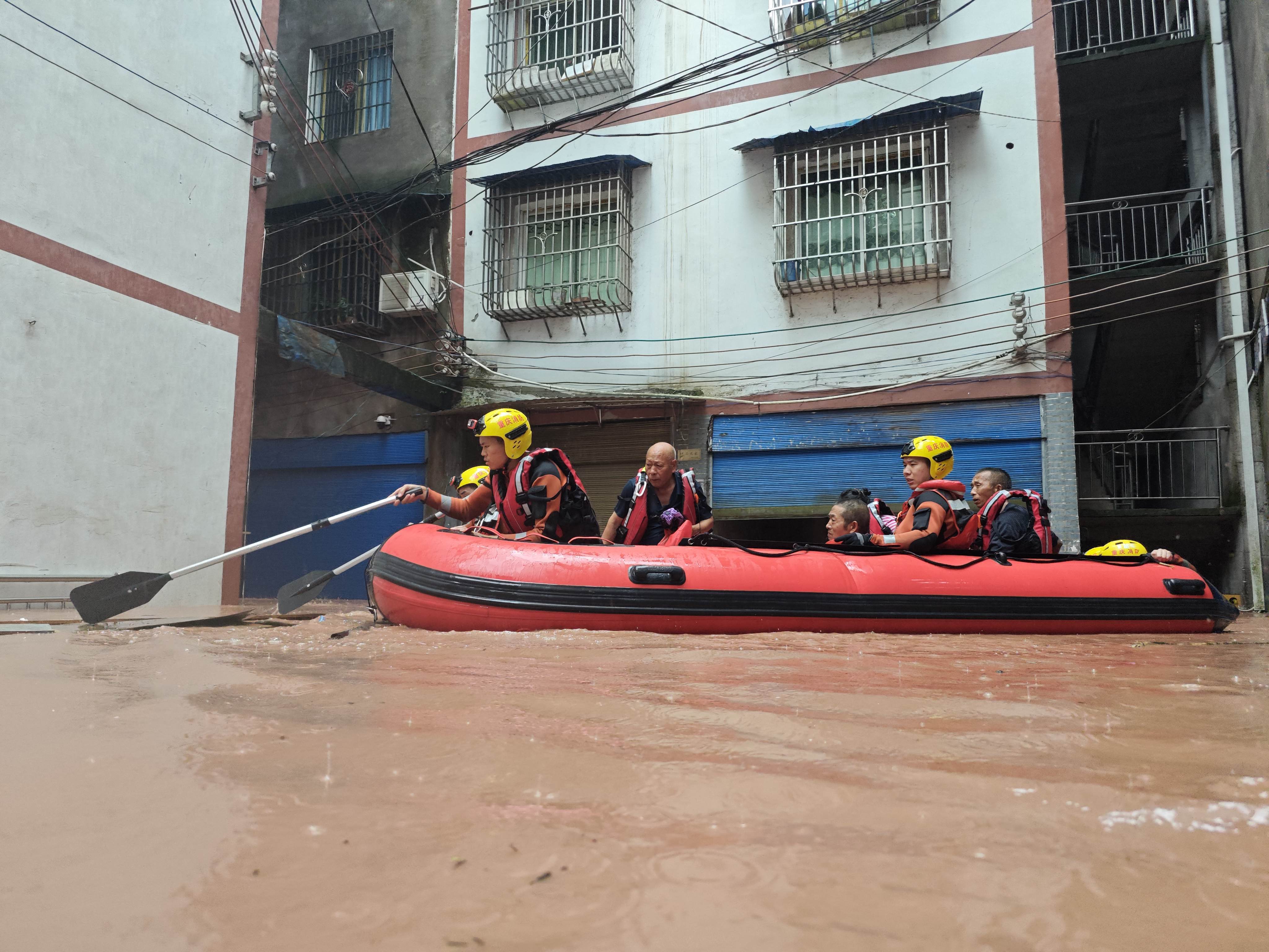 重庆:大宁河1号洪水形成,长寿丰都等地正排涝