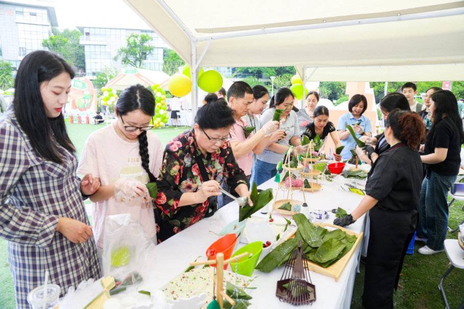 bob半岛官方网中国体育彩票发行30年 多彩活动构建四川体彩的“时光记益”之旅(图5)