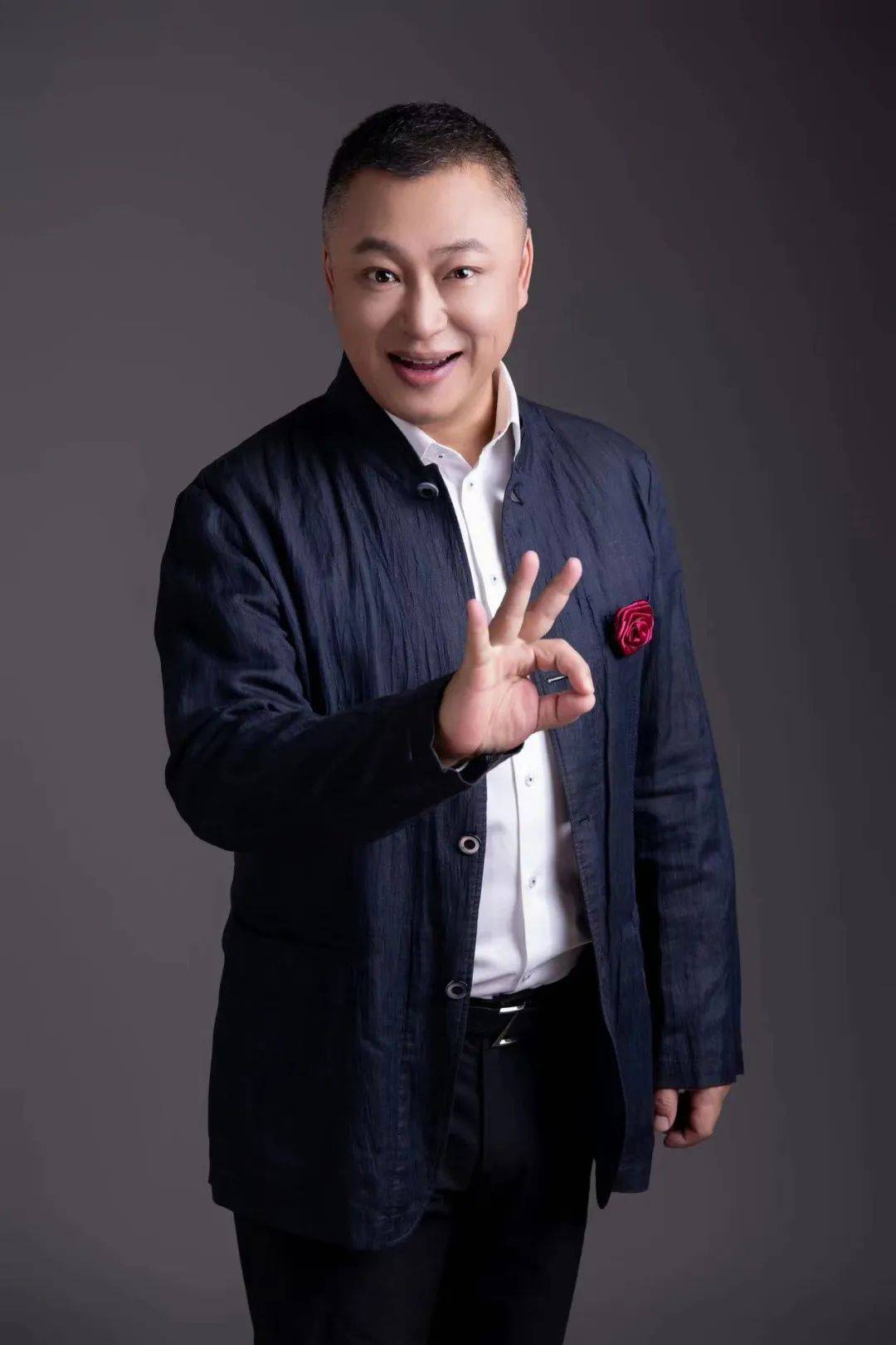 阜新万达广场7月13日(周六)18:30大海携主持人及演艺明星时隔多年名角