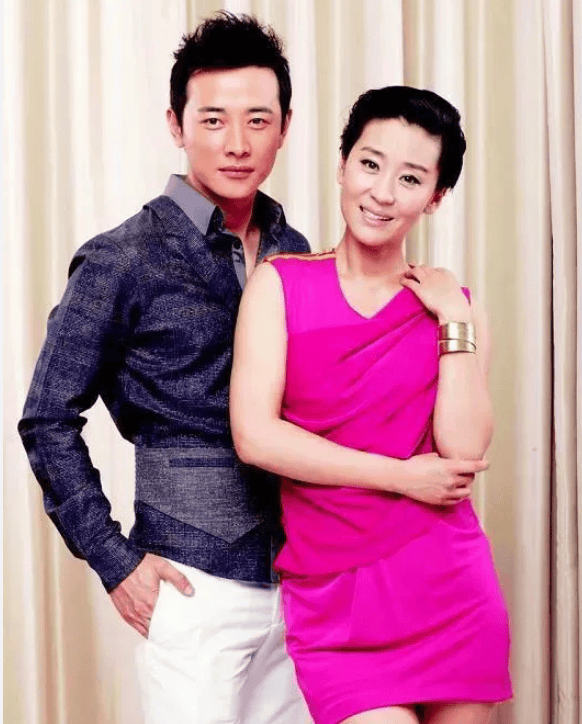 甩了小5岁罗晋,嫁大19岁老公,如今一儿一女婚姻幸福