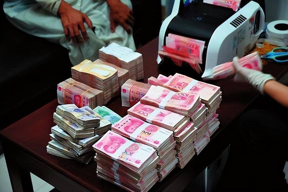 美方提心吊胆!中国坐拥32224亿外汇储备,布下的棋局没有人敢碰