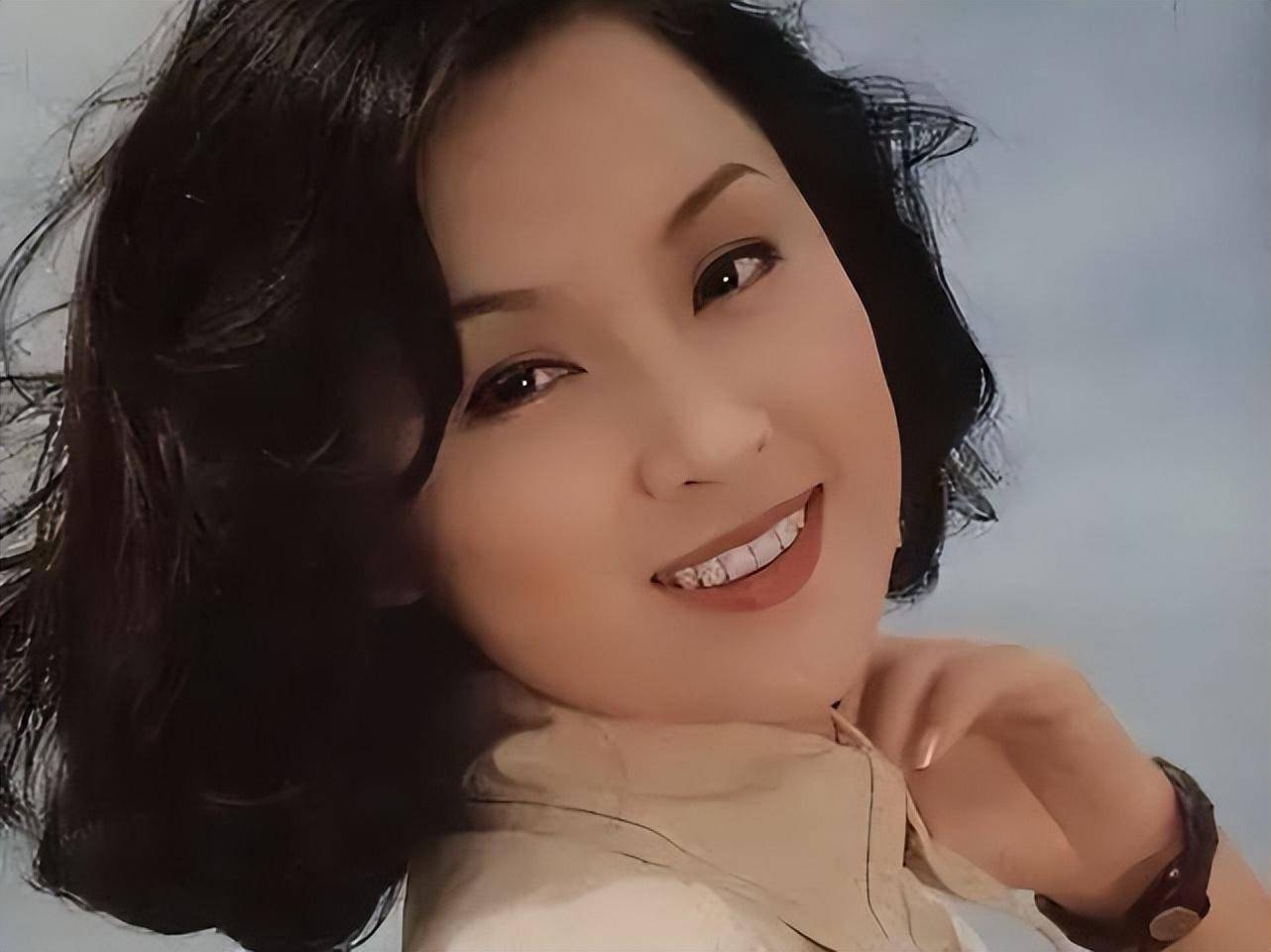 结语或许对于甄珍来说,年少与谢贤分开是一辈子的遗憾,但人生没有重来