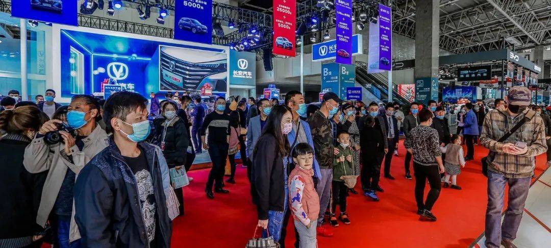 在银川国际会展中心开幕2024银川车展7月31日-8月4日想要购车的市民
