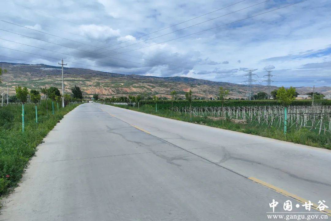 磐安镇:建设"四好公路" 打通乡村振兴"快车道"