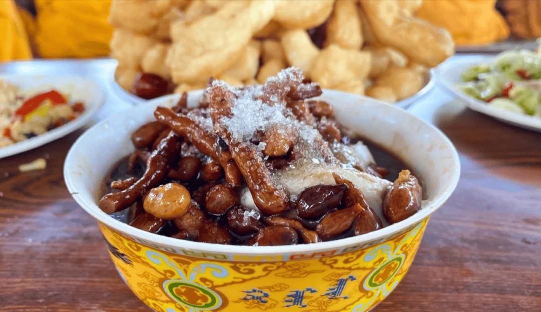 除了蕨麻米饭,从小吃着蕨麻根,羊肚