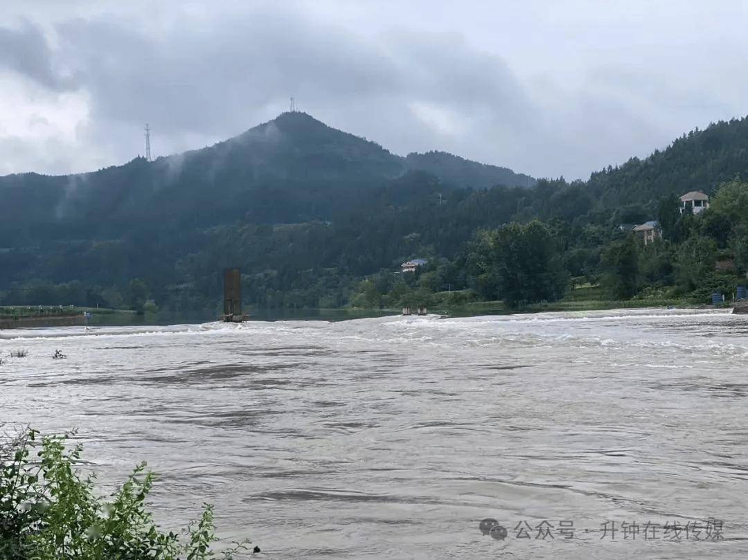 2024年升钟水库开闸泄洪
