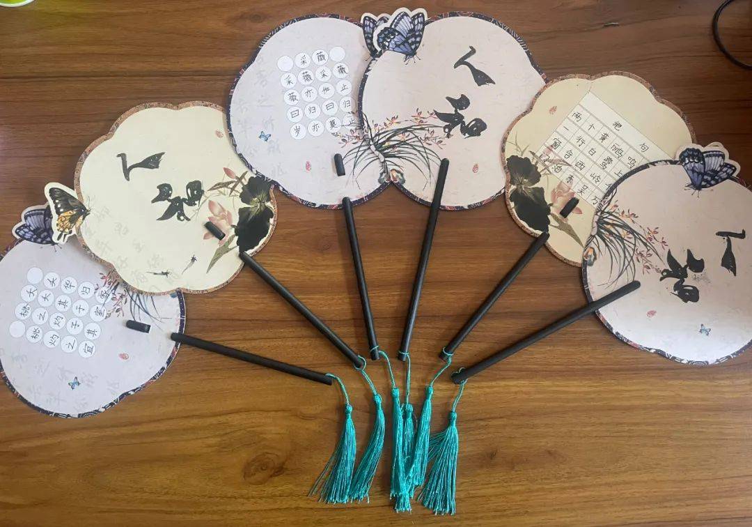 "笔墨送清凉 硬笔书法扇diy"志愿服务活动_扇子_社区_青少年
