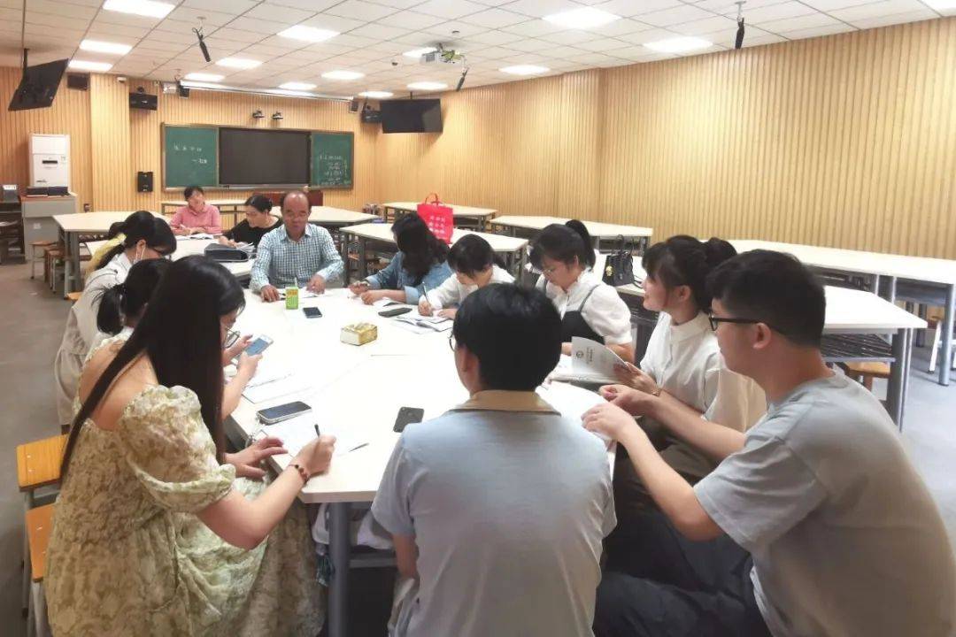 行思并进 研教同行——南宁外国语学校课堂展示与专题讲座风采