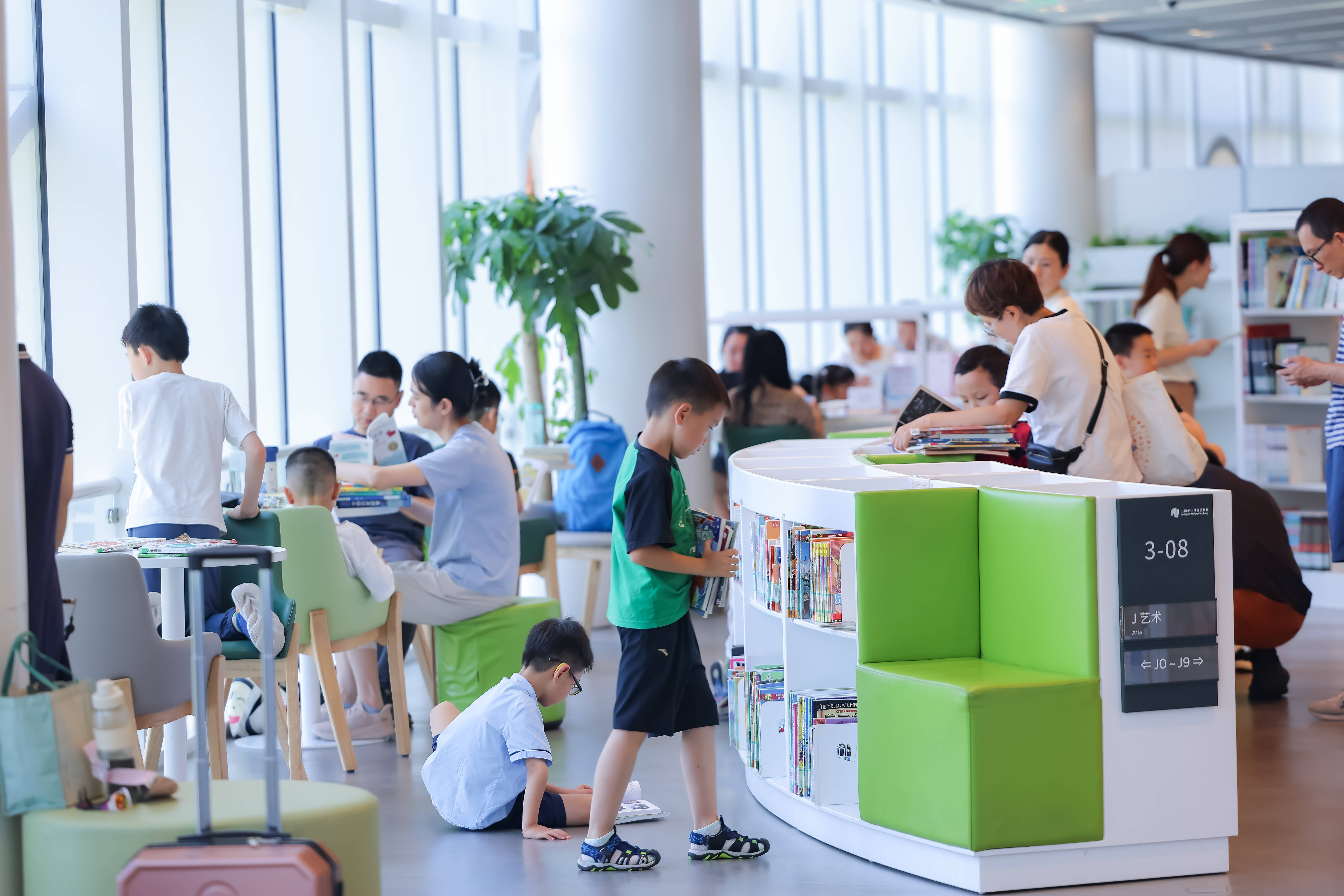市少儿图书馆流通图书910万册次,接待读者130万人次_服务_少年儿童