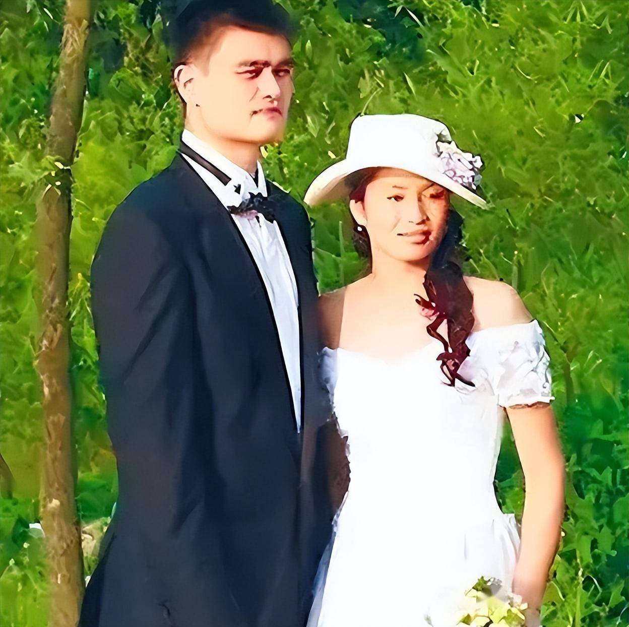 姚明女儿身高已超妻子叶莉,200斤体重穿着朴素,身高有望达2米15