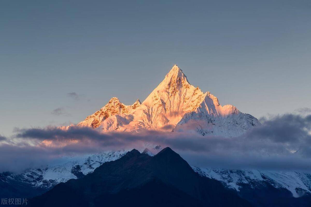 玉龙雪山十三峰全景图片