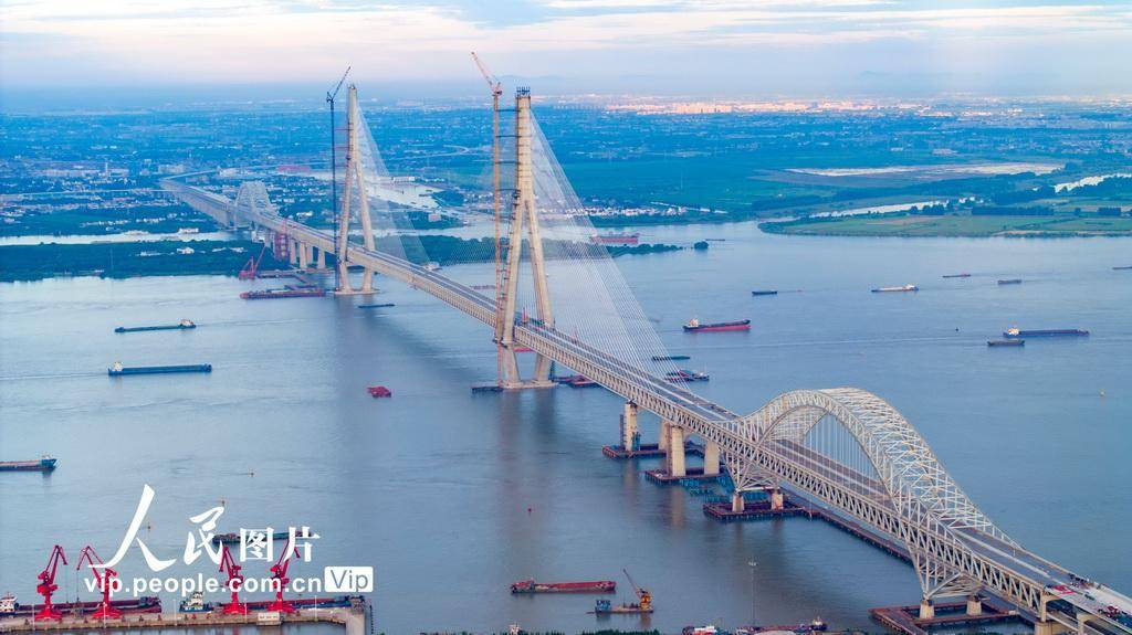 建设中的常泰长江大桥_发展_一体_高速公路