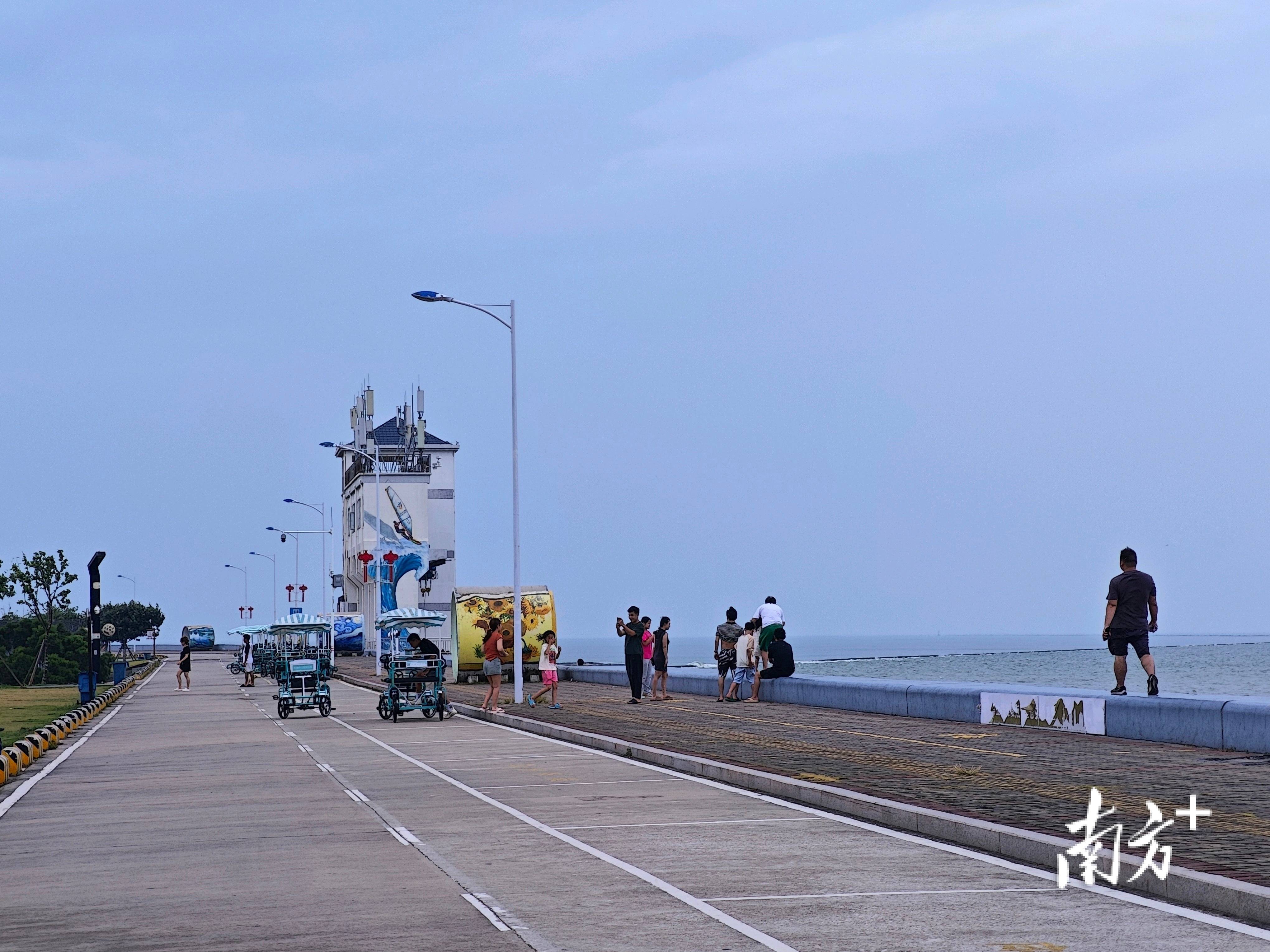 海边游玩危险 台风格美逼近