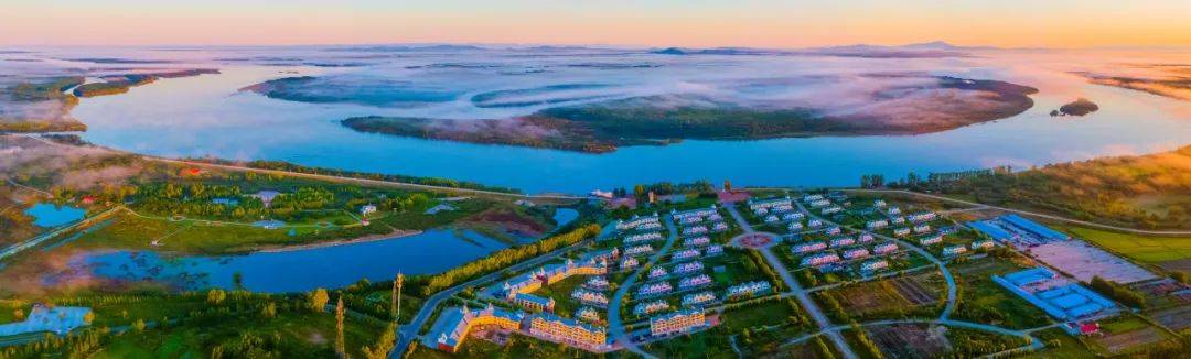 4a级景区月牙湖国家湿地公园地处绥滨县忠仁镇中兴村,总面积达到570