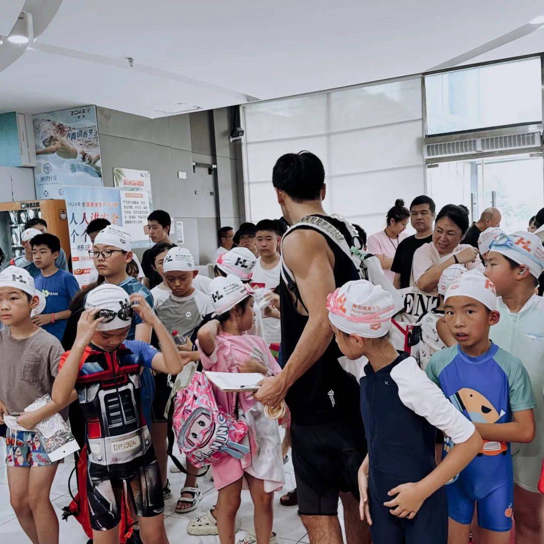 大人小孩、有无基础，都可以来学游泳！