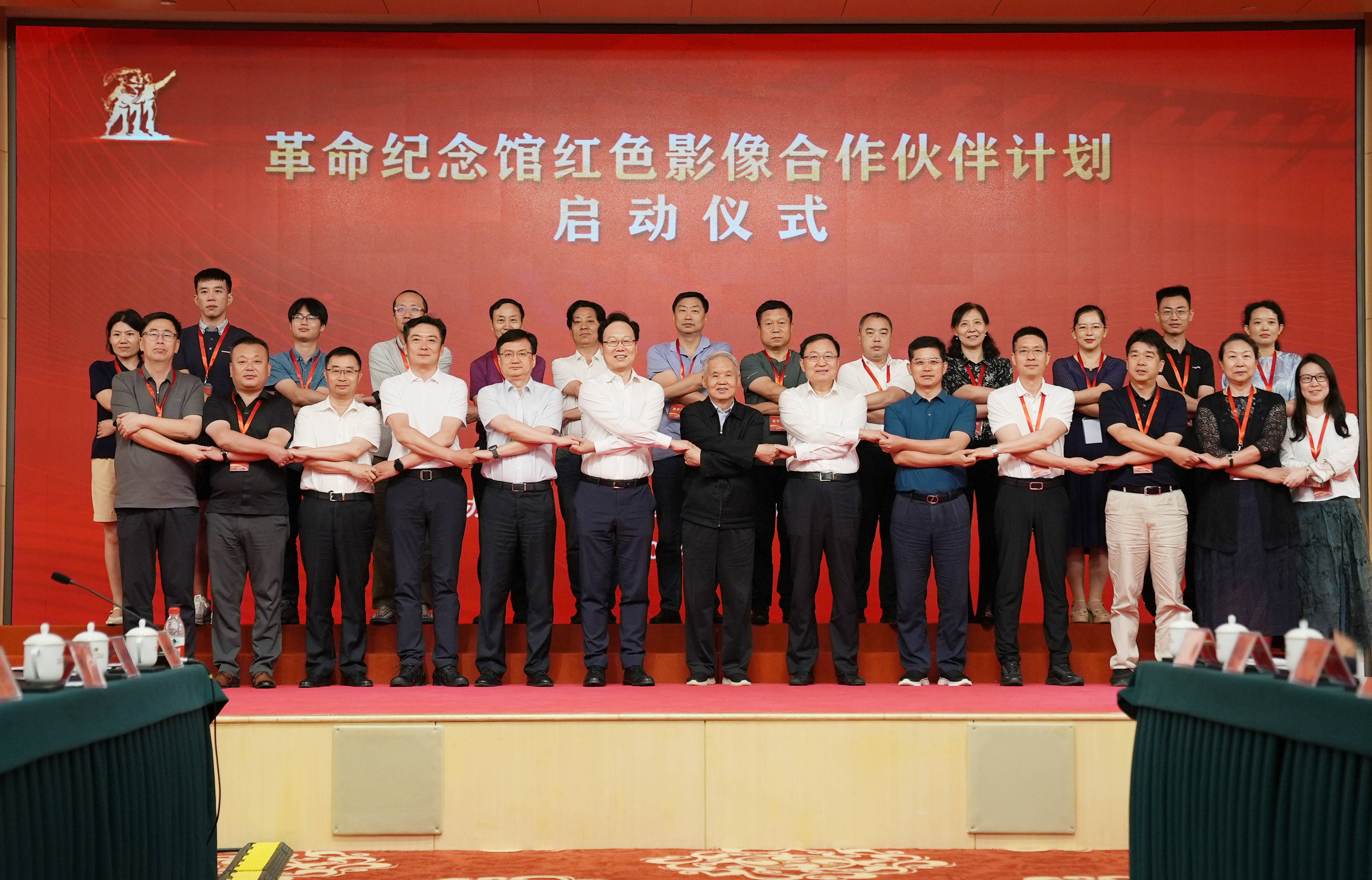 研究室原副主任李忠杰在致辞中表示,中央新影集团拥有特殊的宝贵资源