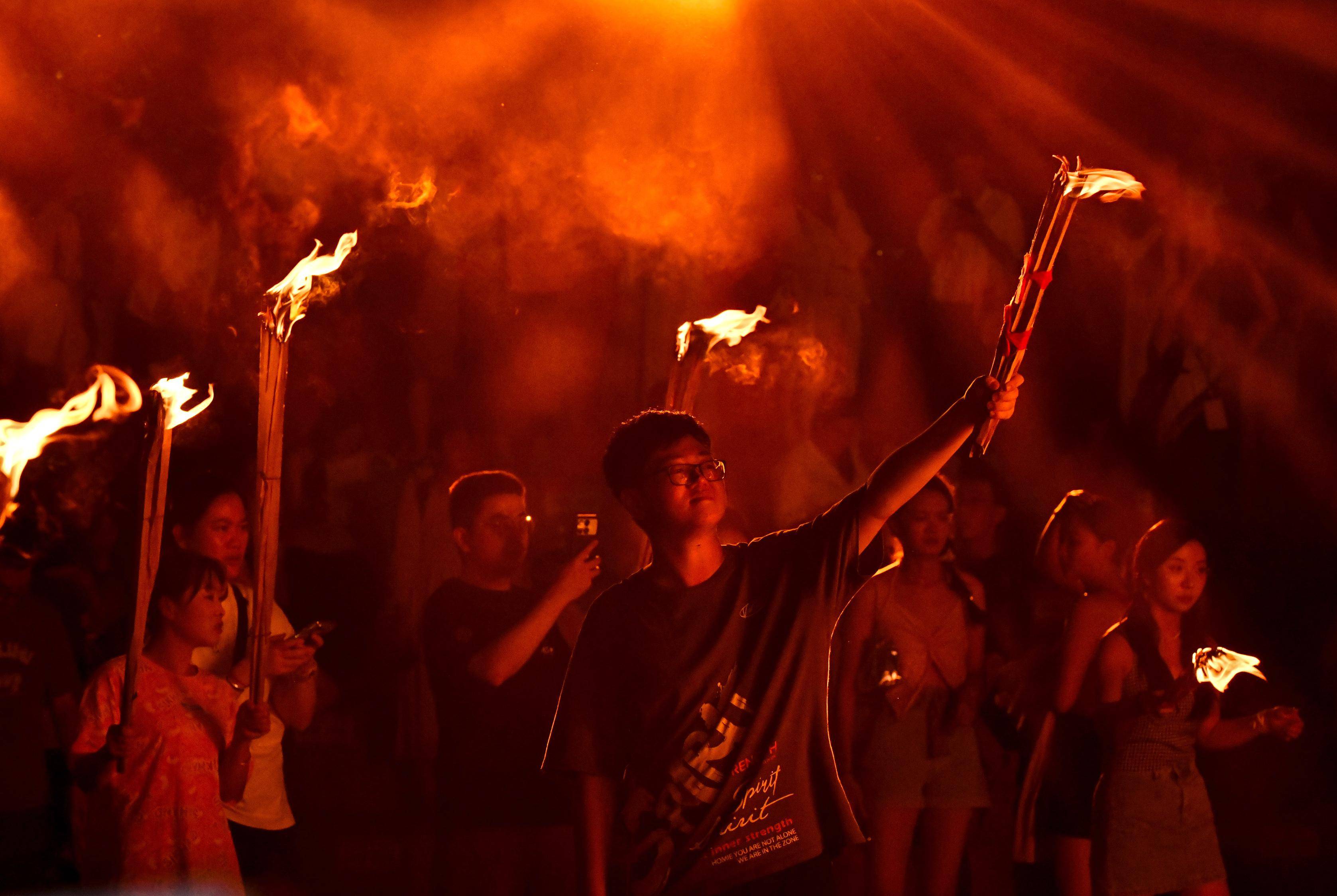 新华全媒 丨云南楚雄:欢庆彝族火把节