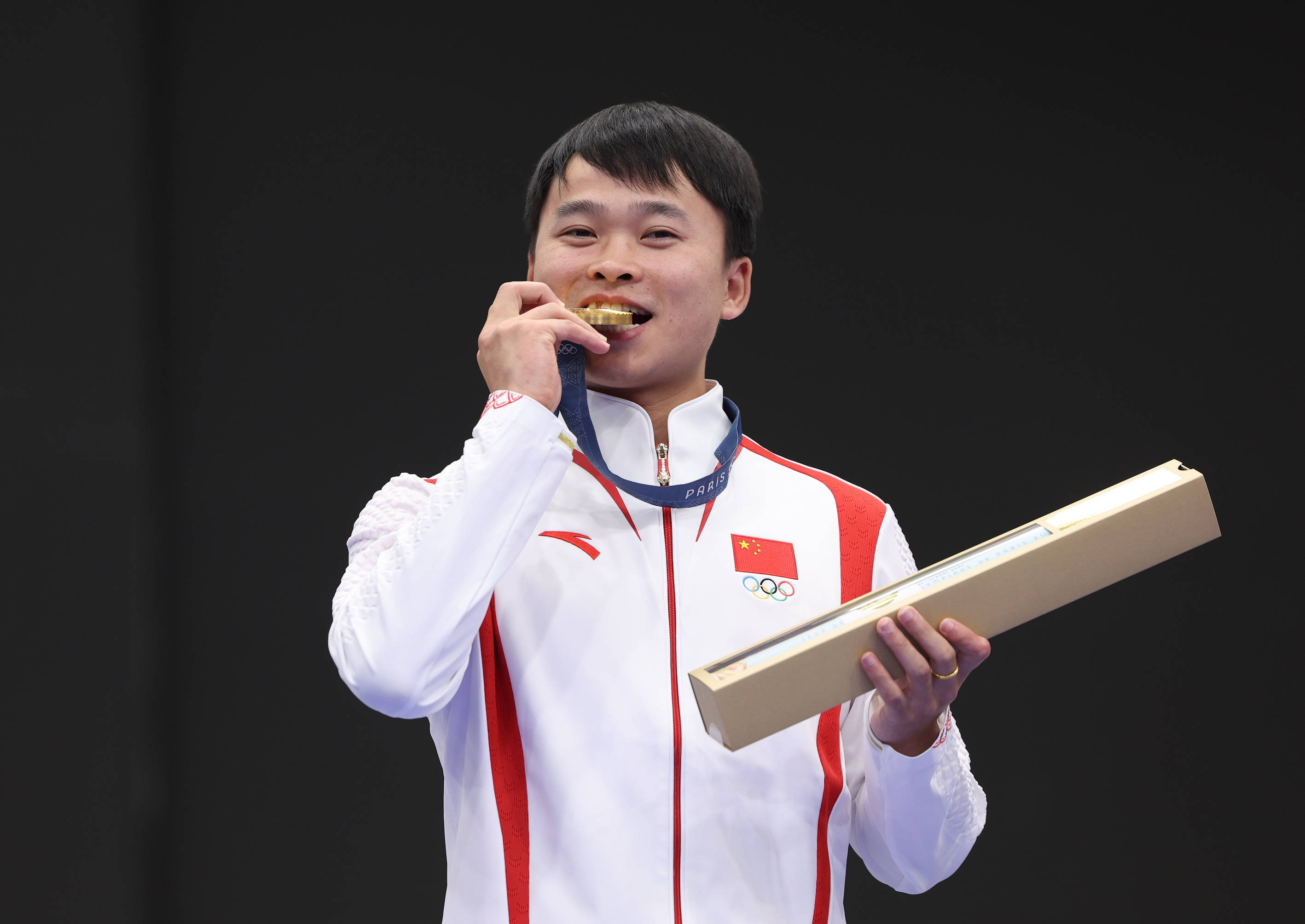 "00后"小将谢瑜射落中国奥运第三金_射击_选手_比赛