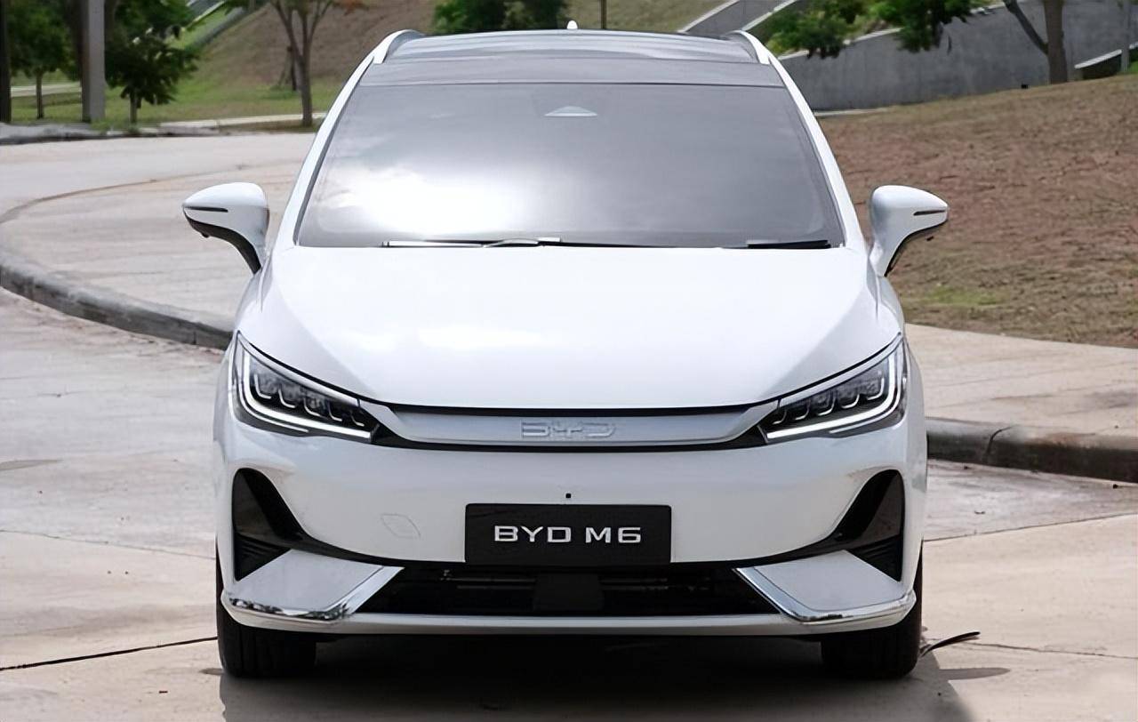 比亚迪m6海外售价约16.98万元起,开始赚老外钱了!