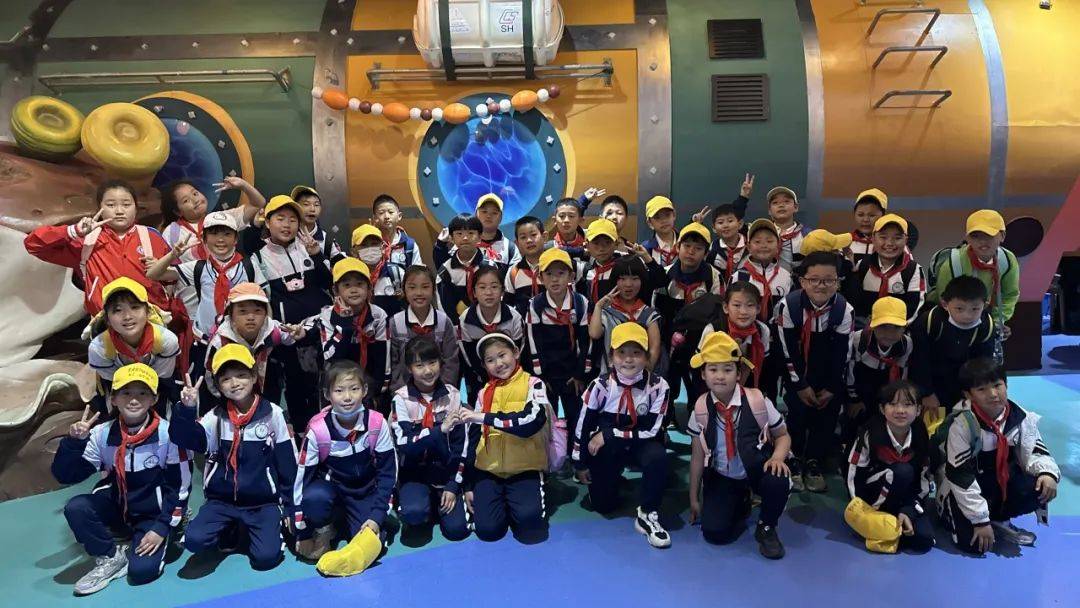 静待繁星满天——三年级1班班级风采展示