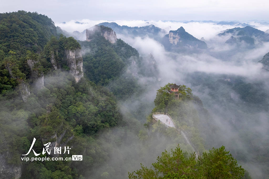 云台山溪山图片