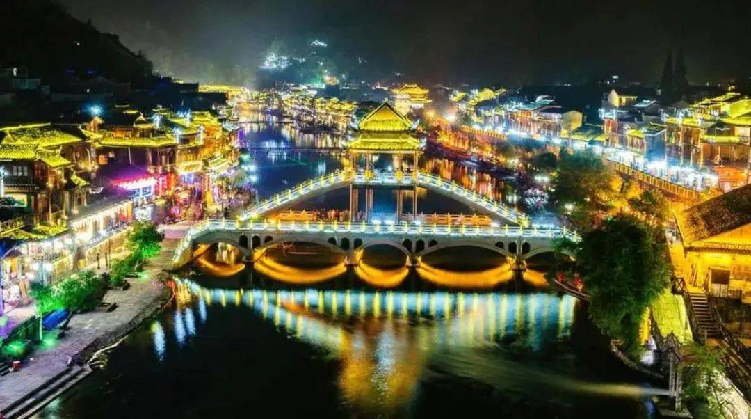 中国夜景最美的10座古城镇