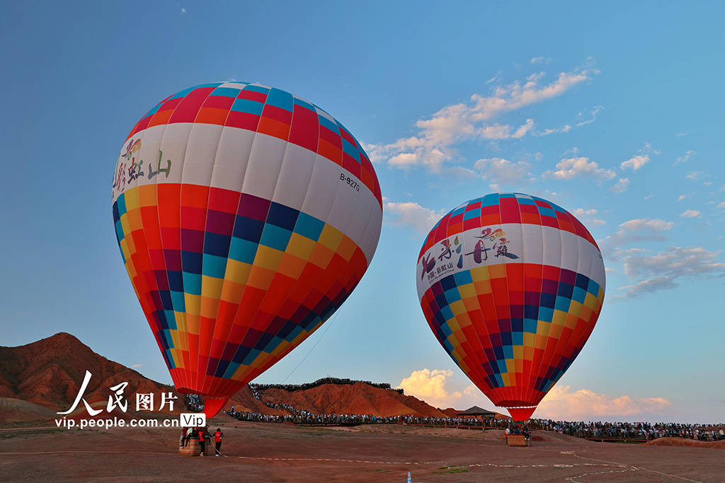 2024年7月29日,第四届张掖七彩丹霞热气球嘉年华暨首届张掖七彩丹霞