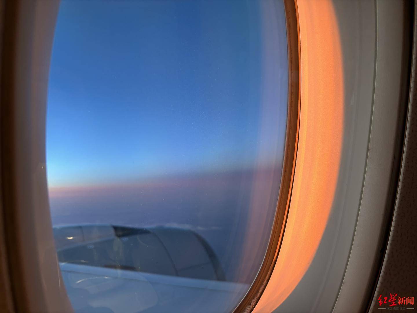 意大利米兰当地时间6点左右,多数人还沉浸在睡梦中,米兰马尔彭萨机场