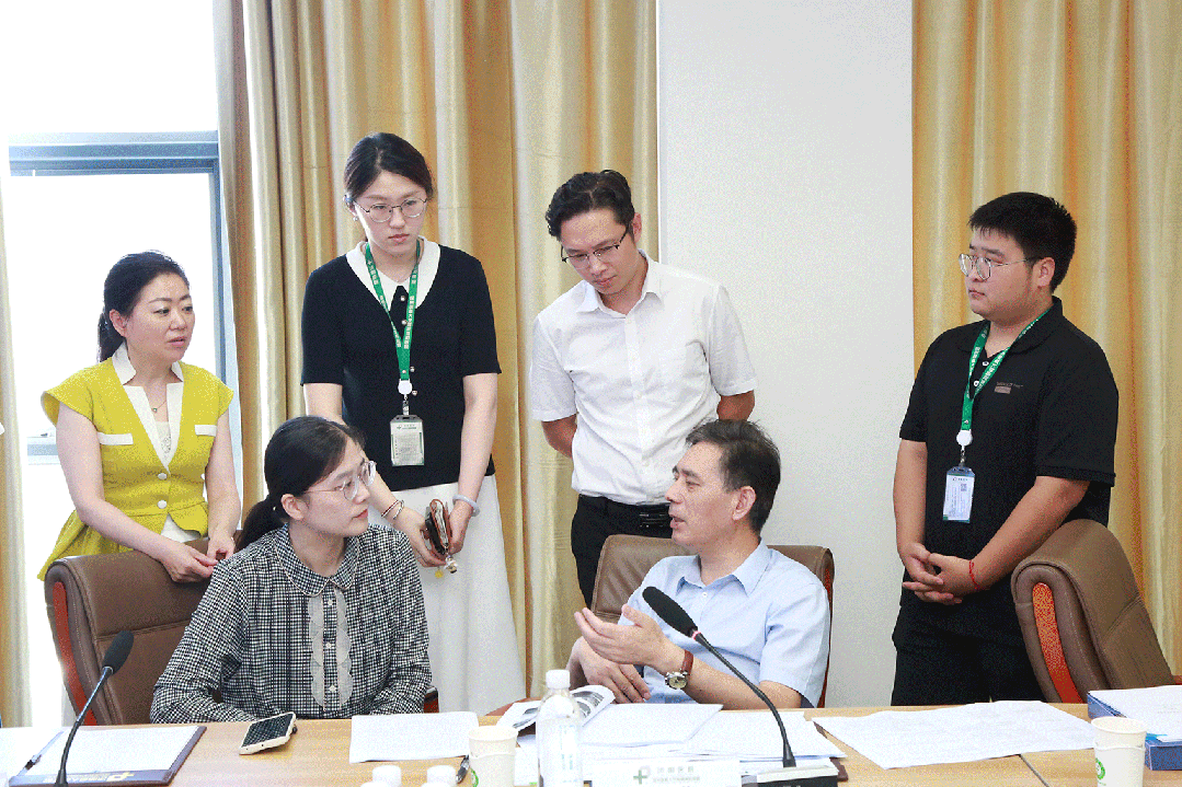 会上,沭阳县卫健局副局长吴璇,我