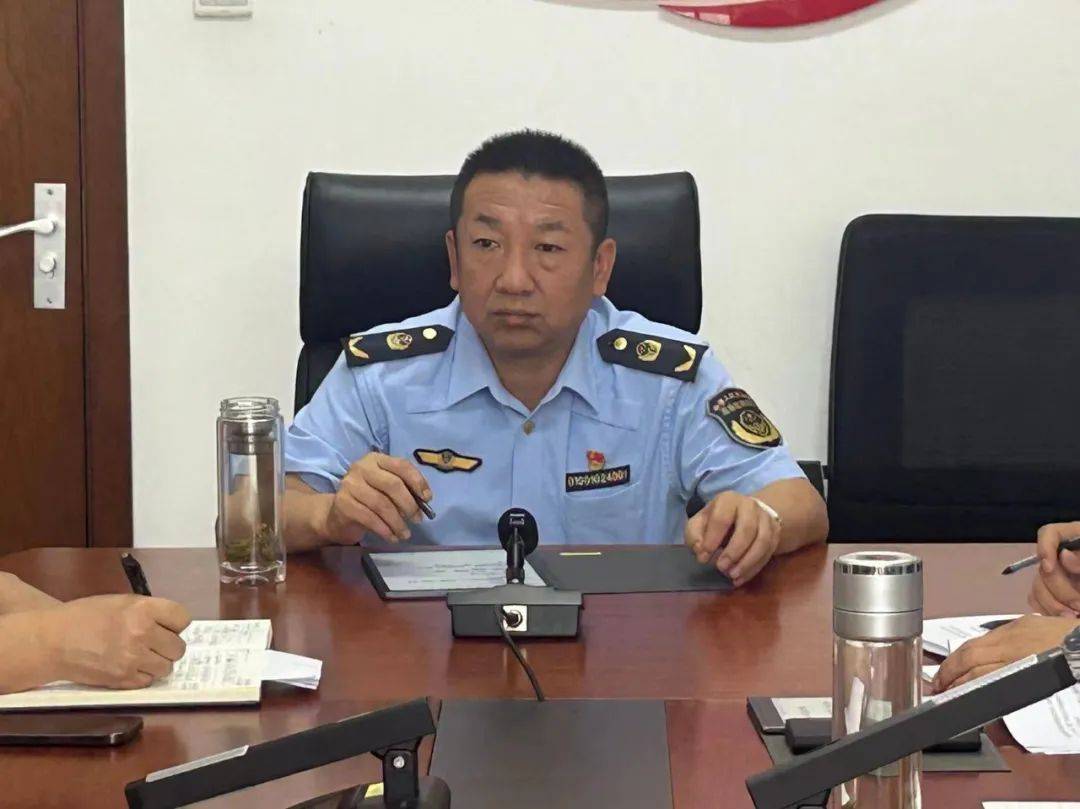 7月31日上午,区防汛办主任,区应急管理局局长韩立稳组织召开"7·29"强