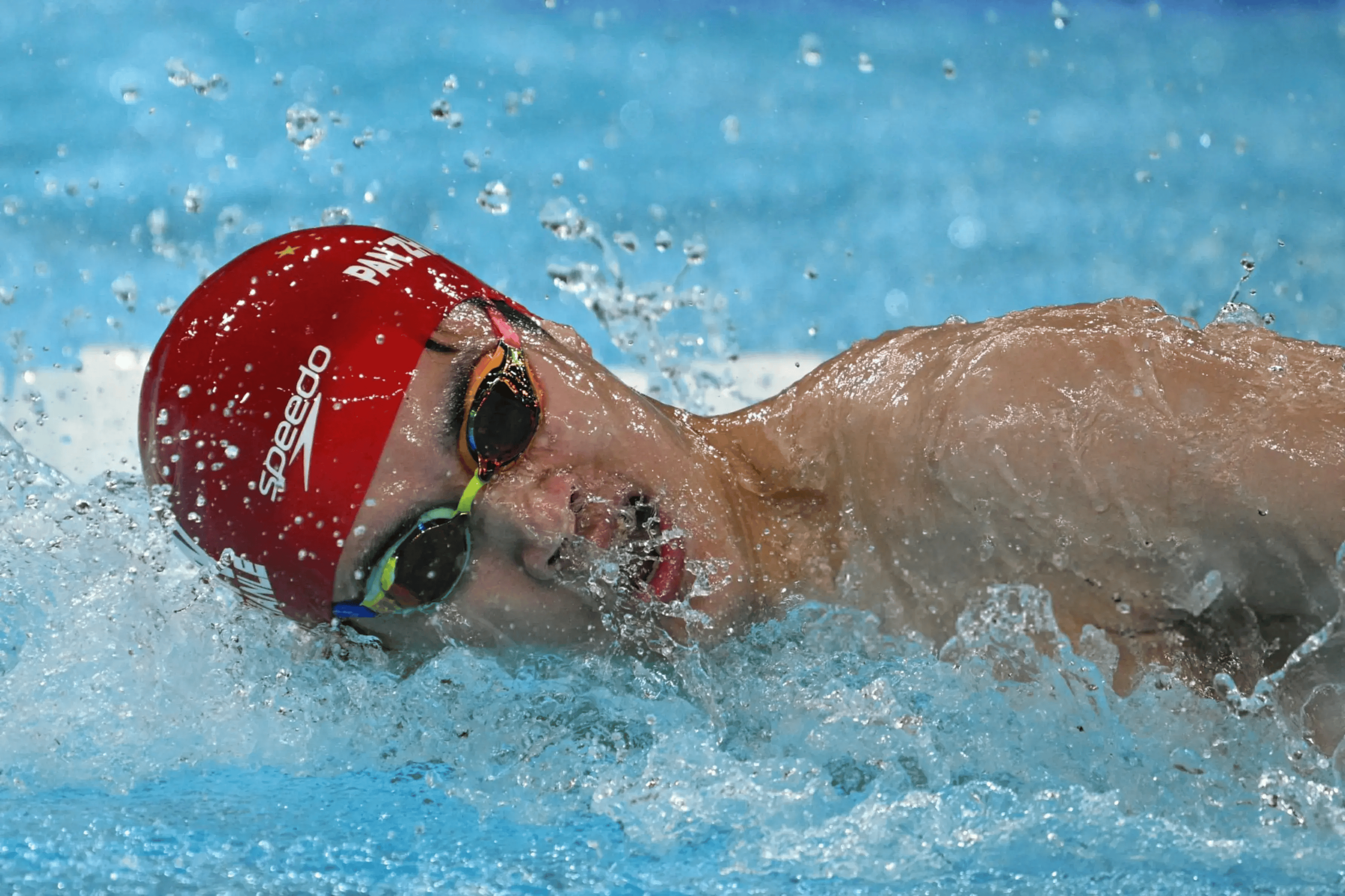 米自由泳金牌,拍时尚封面真空上阵秀腹肌,荷尔蒙爆棚_sofigaro_明星