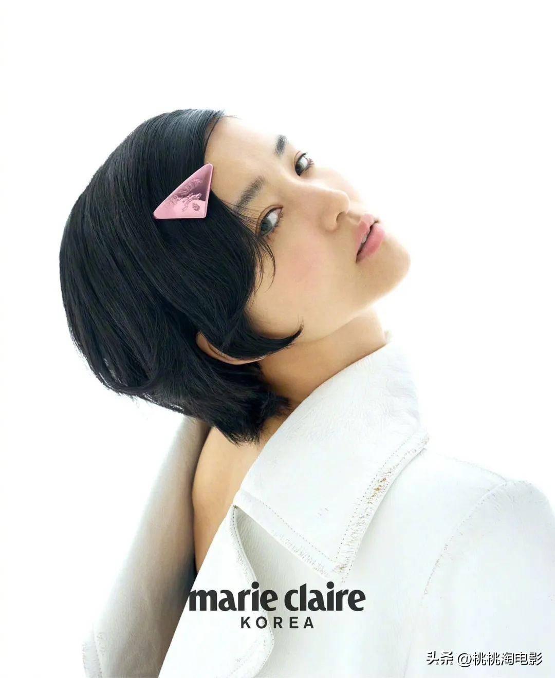 女星金泰梨《marie claire》封面大片,少女感复古短发俏皮可爱