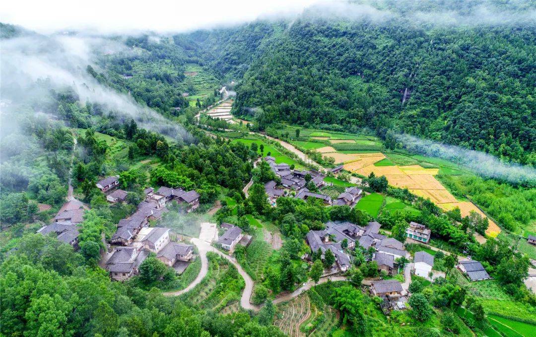 梨园坝村,中国传统村落,位于四川省通江县泥溪镇西北部