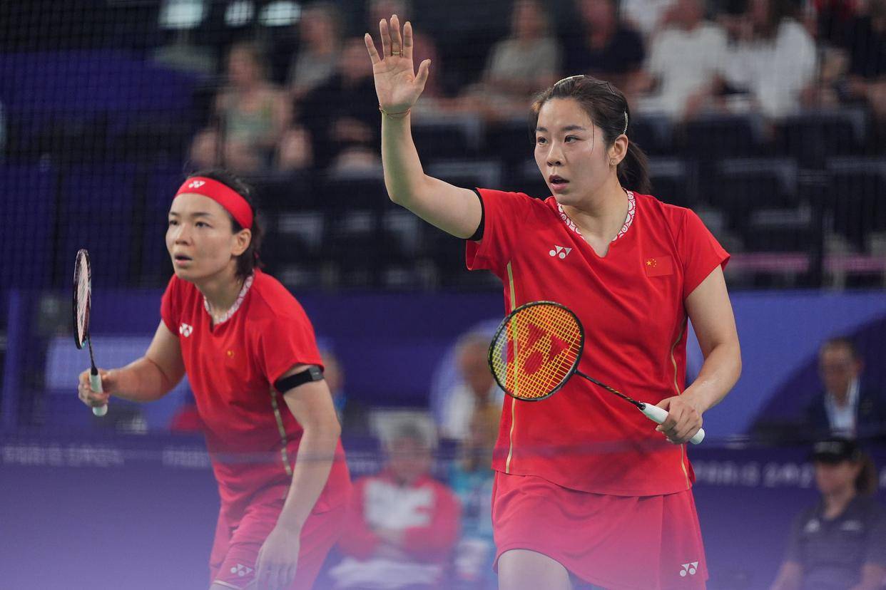 羽毛球女双:陈清晨/贾一凡2-1淘汰马来西亚组合 再进奥运会决赛