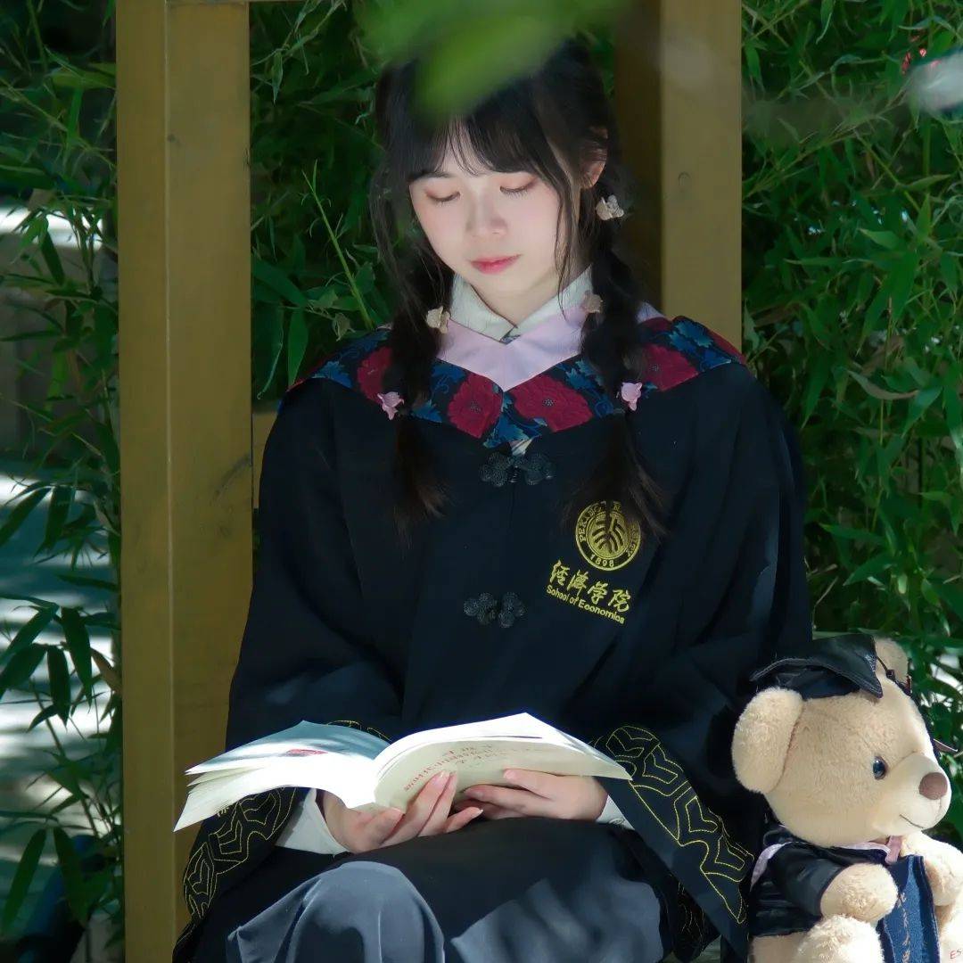 北大经院优秀毕业生风采|陈诗雨:且将新火试新茶 诗酒趁年华