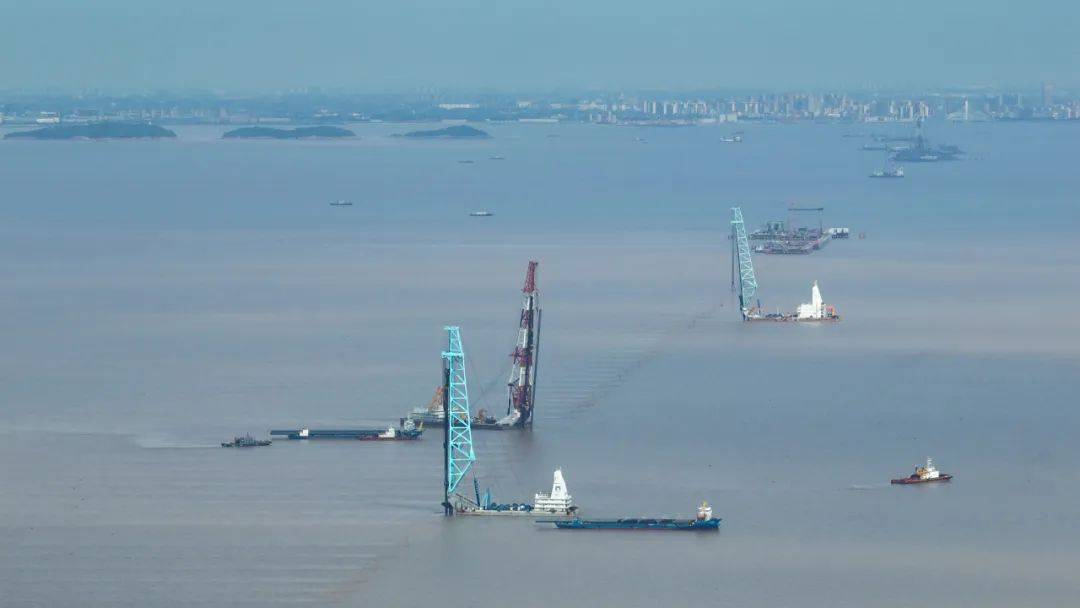 杭州湾跨海铁路桥南海中引桥钢管桩施工全部完成_设计_船舶_基础