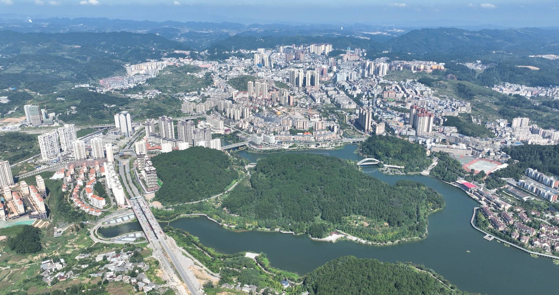 鞍山云:管家婆一码一肖资料大全-城市：这些城市“卷”起来了！什么让市民感觉更宜居？《对话》揭秘→