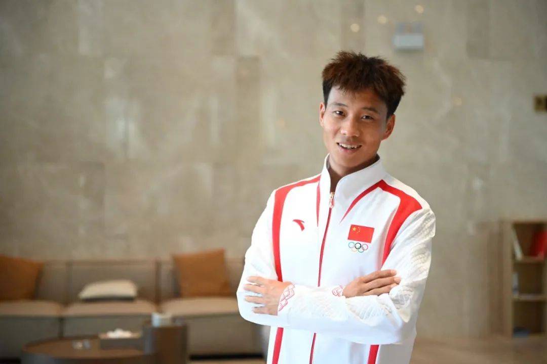 何杰出征巴黎奥运会!_马拉松_宁夏_照片