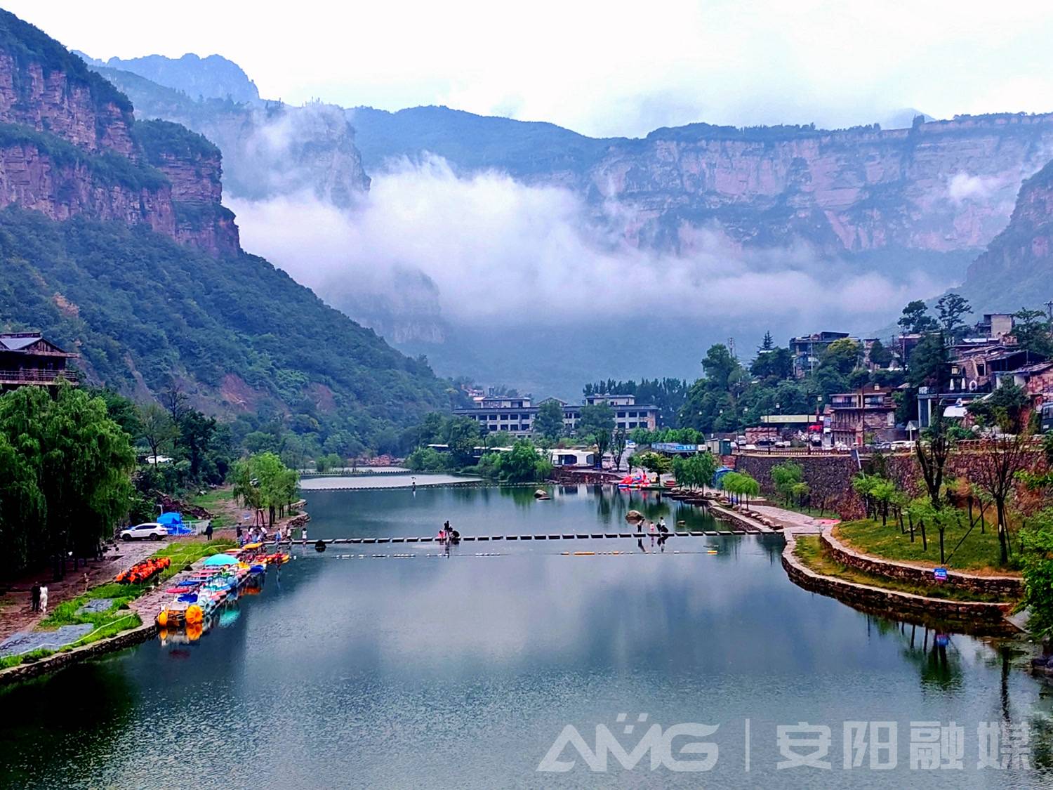 马林普《烟雨太行》 慕亚清《消夏篮球》 周瑞风《柏尖山晨光》 纪