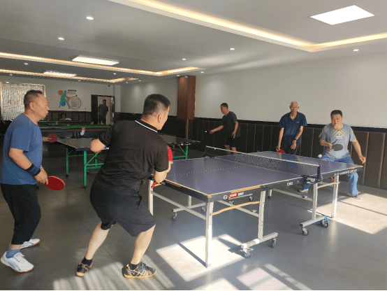 老年人的活力——晨练时光