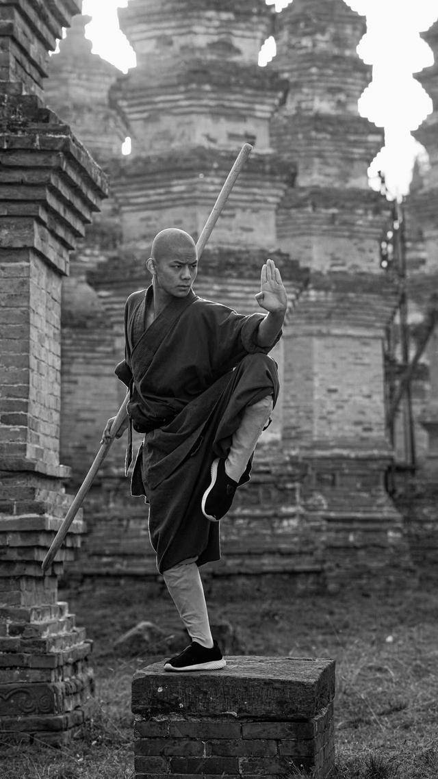 "最帅武僧"秋风因车祸去世