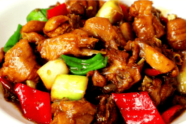 生炒鸡块,一道看似简单实则蕴含烹饪智慧的家常菜