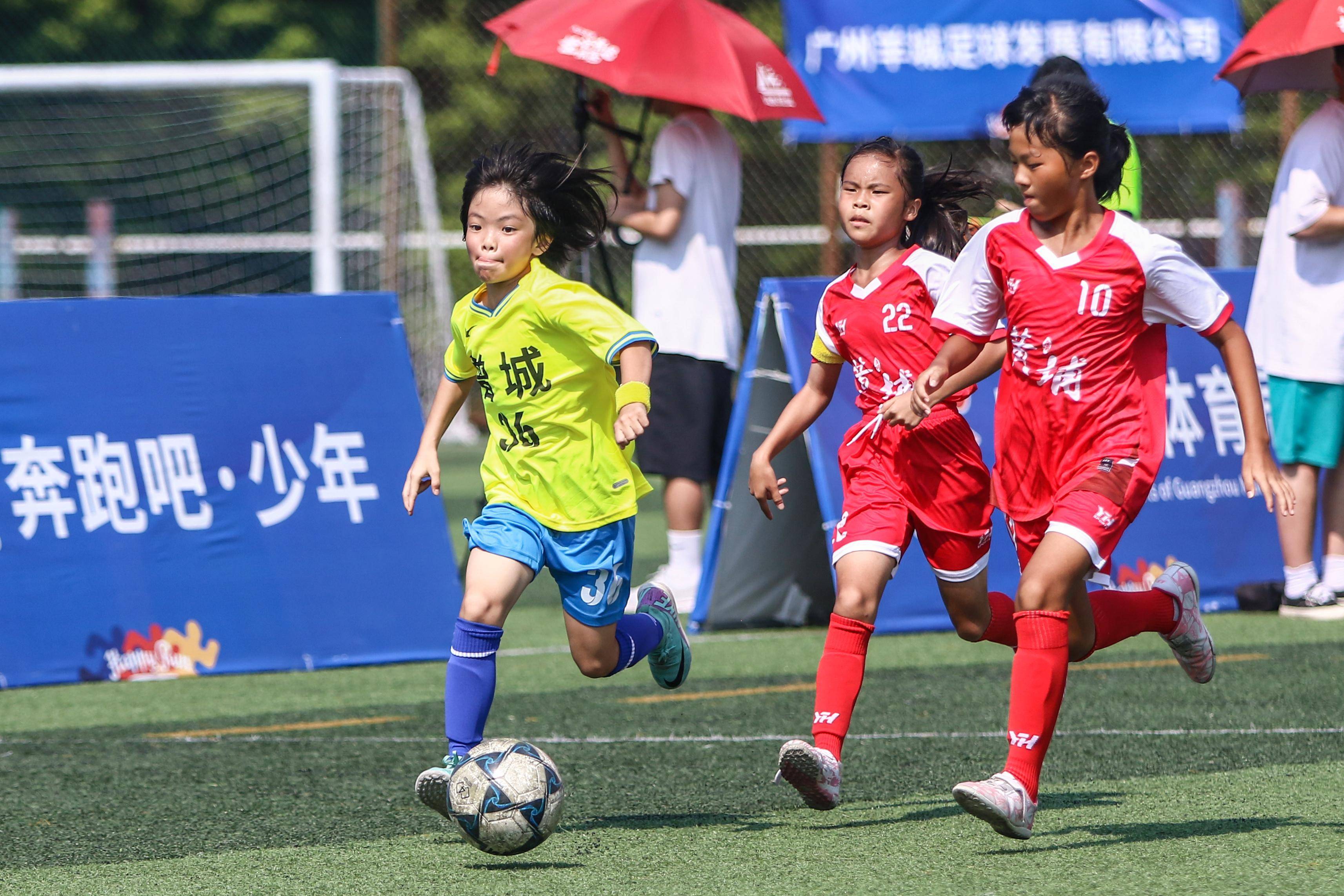 750名足球 "小花"登场,2024 年广州市青少年足球锦标赛女子组别开赛