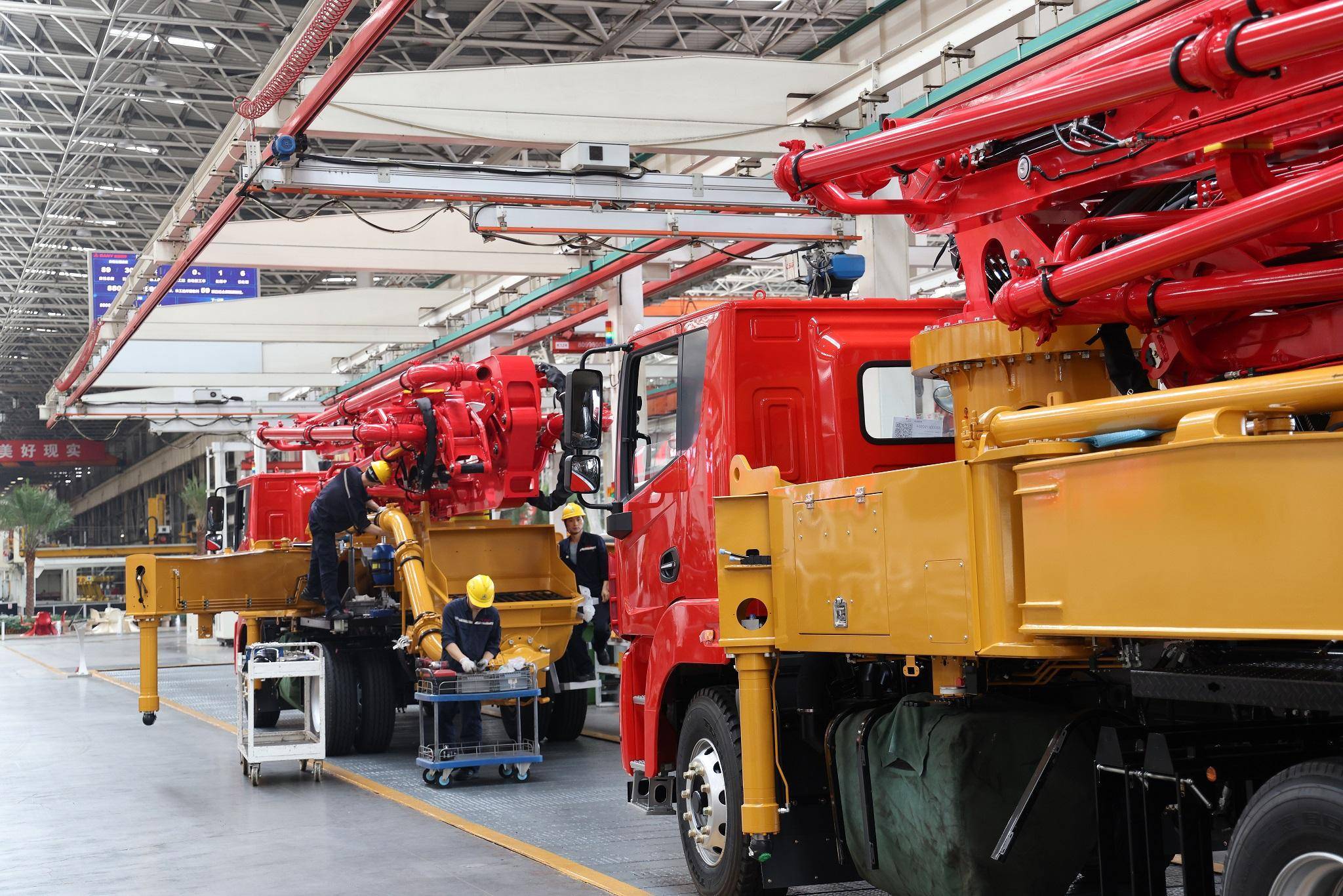 三一重工这个灯塔工厂盛产"巨无霸"|长沙新质观①