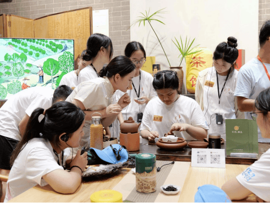 澎湃新闻🌸管家婆一肖一码精准资料🌸|5月14日华安媒体互联网混合A净值2.5070元，增长0.76%  第2张