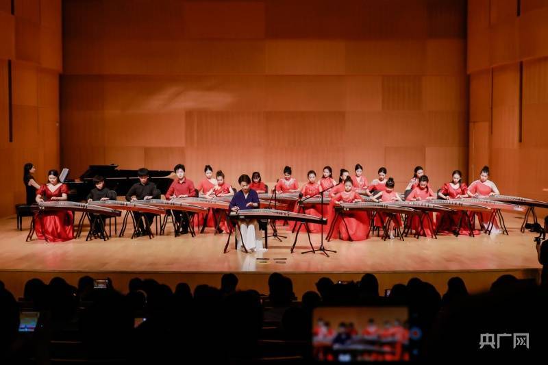 宋心馨点评赏析古筝音乐会在京举办