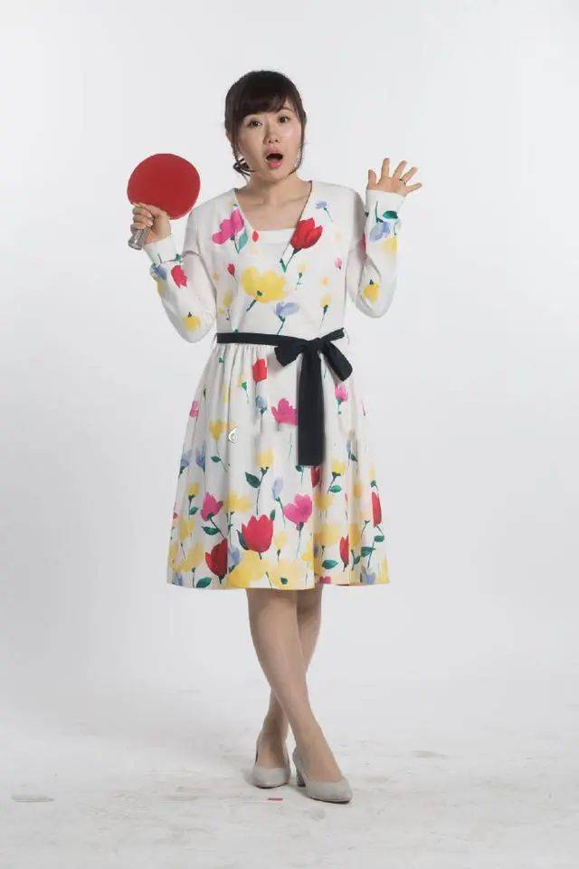 福原爱好会穿呀!1米55穿a字裙显东方美,但可惜腿型太"日范"了