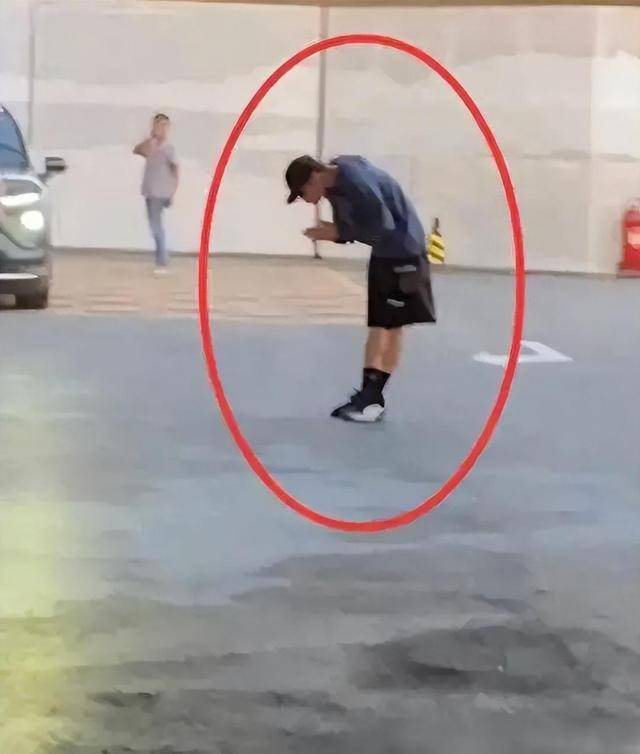 李易峰因嫖娼被封杀一年后，可能要入赘泰国皇室？